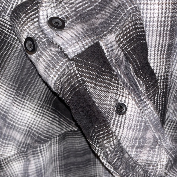 Men's Black and Gray Plaid Hooded Button Down Shirt. Size L - Picture 6 of 10